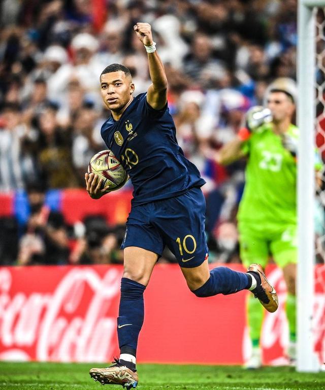 姆巴佩与50激战湖人分钟皇家马德里转会期临场应变，媒体一致点评：AC米兰再遭质疑的简单介绍